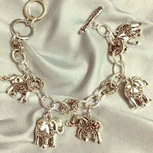 Elephant charms bracelet